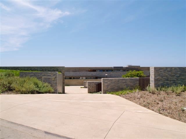 Rancho Palos Vedes residence concrete driveway was colored with Davis Colors' Mesa Buff