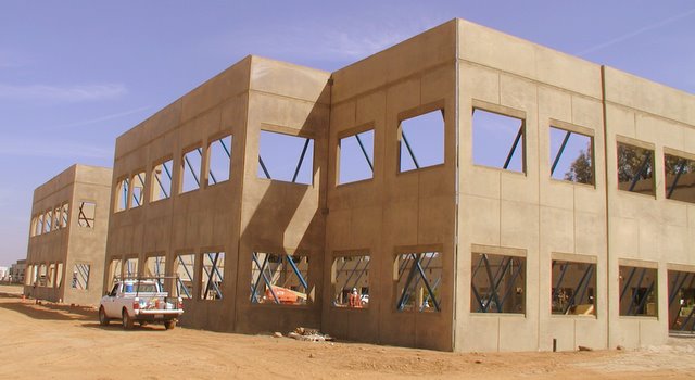 Exterior view of this tilt-up office project. Concrete pigments used were from Davis Colors line up concrete colors