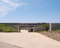Rancho Palos Vedes residence concrete driveway was colored with Davis Colors' Mesa Buff - www.daviscolors.com. The contractor was Gafcon, Inc. – www.gafcon.com. The architect was Nicole Starr from Marmol Radziner + Associates AIA – www.marmol-radziner.com.