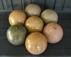 Davis Colors, exposed concrete and sealed 8” spheres (made with concrete mix) ‐ Spanish Gold, Dark Gray, Tile Red, Harvest Gold, San Diego Buff, Taupe and
Kailua. These spheres were made by Dave Reierson of Fort Lauderdale, FL.
Reierson@att.net - Phone: 954-232-3469